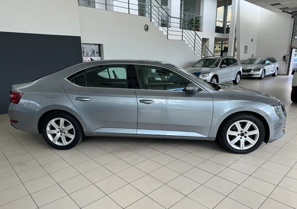 Skoda Superb cena 94900 przebieg: 128200, rok produkcji 2018 z Działoszyce małe 781